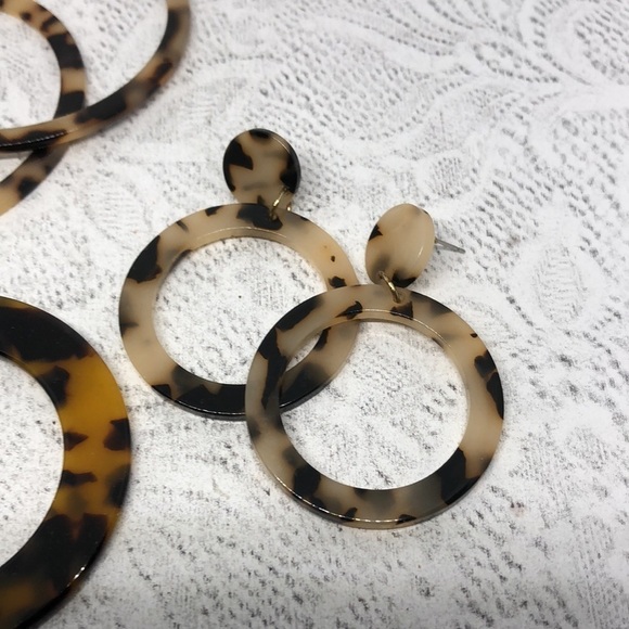 Bundle lot 3 trendy faux tortoise shell earrings - Picture 3 of 6
